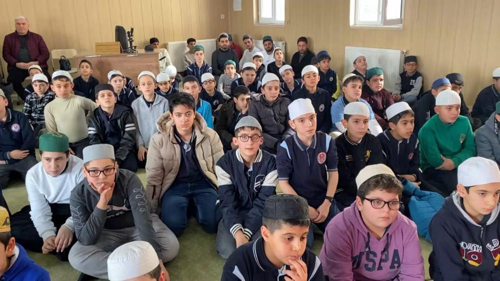 ALTINÇEVRE YATILI ERKEK KUR’AN KURSU’NDA “DÜNYA HAFIZLAR HAFTASI” PROGRAMI